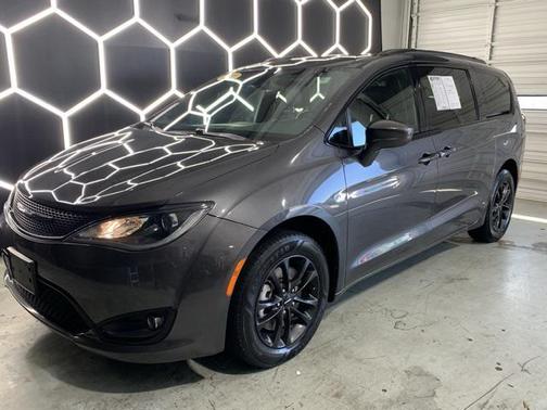 2020 Chrysler Pacifica L