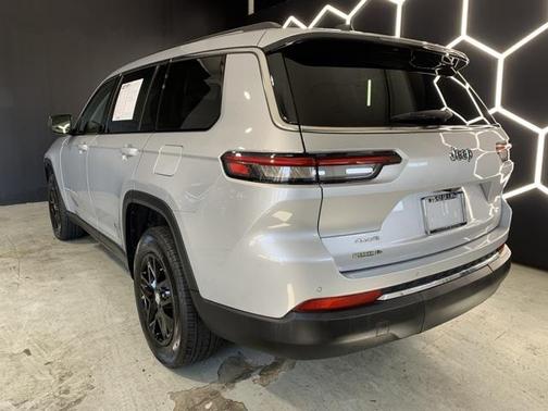 2023 Jeep Grand Cherokee L Laredo