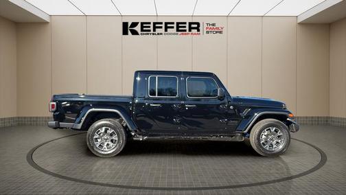 2026 Jeep Gladiator Sahara 4x4