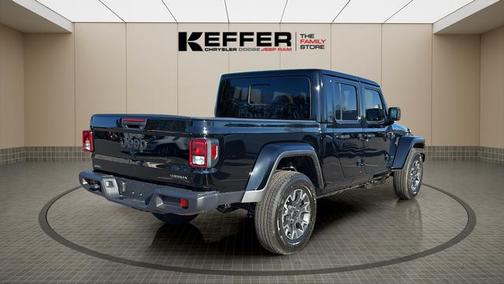2026 Jeep Gladiator Sahara 4x4