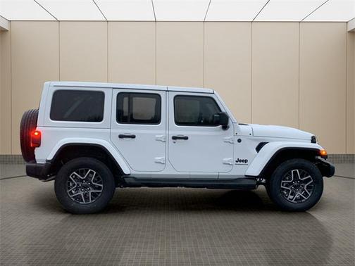 2026 Jeep Wrangler 4-Door Sahara 4x4