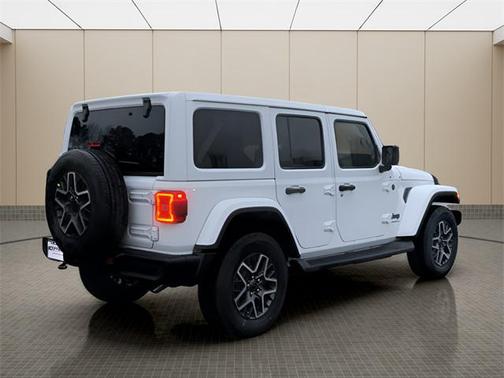 2026 Jeep Wrangler 4-Door Sahara 4x4