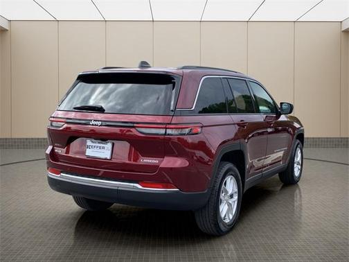 2025 Jeep Grand Cherokee Laredo