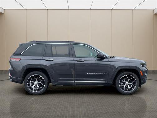 2025 Jeep Grand Cherokee Summit