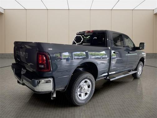 2025 RAM 2500 Tradesman Crew Cab 4x4 6'4' Box