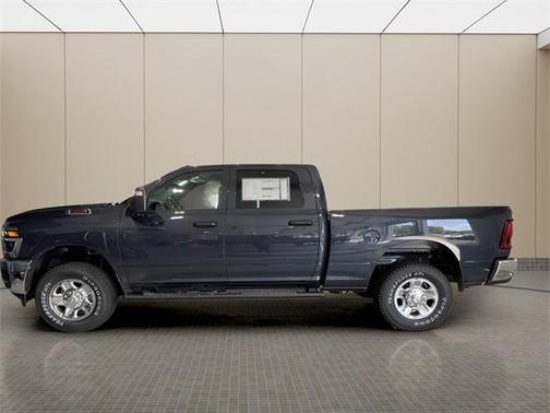 2025 RAM 2500 Tradesman Crew Cab 4x4 6'4' Box