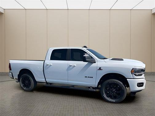 2024 RAM 2500 Laramie Crew Cab 4x4 6'4' Box