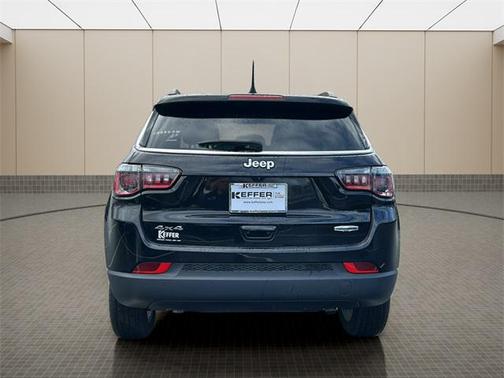 2023 Jeep Compass Latitude Lux