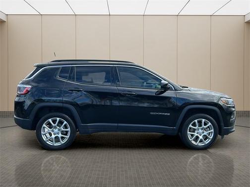 2023 Jeep Compass Latitude Lux