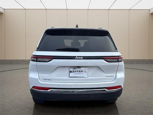 2025 Jeep Grand Cherokee Laredo