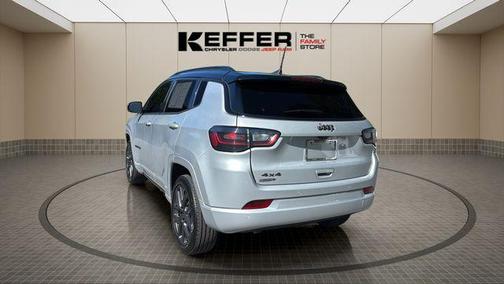 Silver Zynith Metallic Clearcoat 2025 Jeep Compass Limited