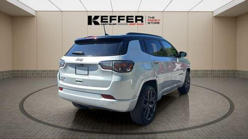 Silver Zynith Metallic Clearcoat 2025 Jeep Compass Limited