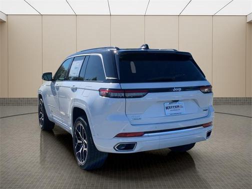 2025 Jeep Grand Cherokee Summit