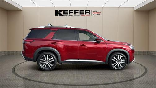 2023 Nissan Pathfinder Platinum FWD
