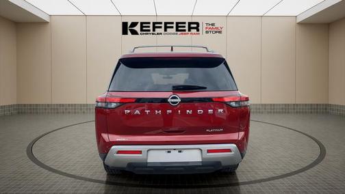 2023 Nissan Pathfinder Platinum FWD
