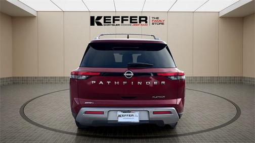 2023 Nissan Pathfinder Platinum FWD