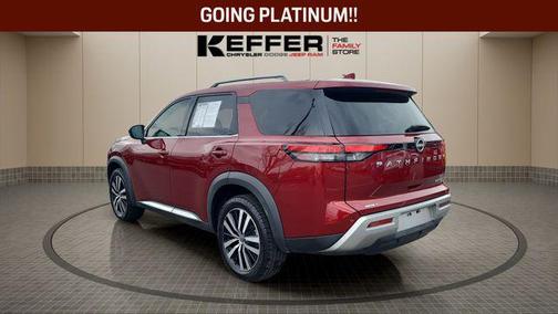 2023 Nissan Pathfinder Platinum FWD