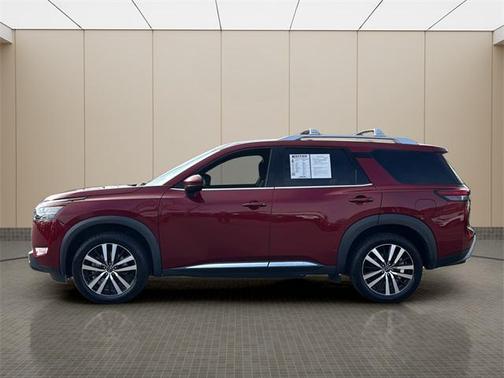2023 Nissan Pathfinder Platinum FWD