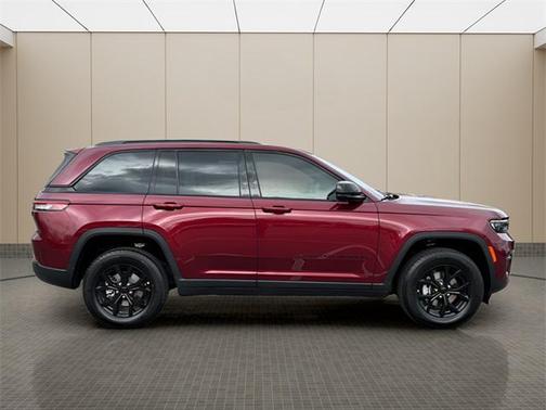 2025 Jeep Grand Cherokee Altitude