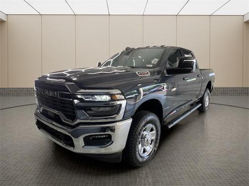 2025 RAM 2500 Tradesman Crew Cab 4x4 6'4' Box