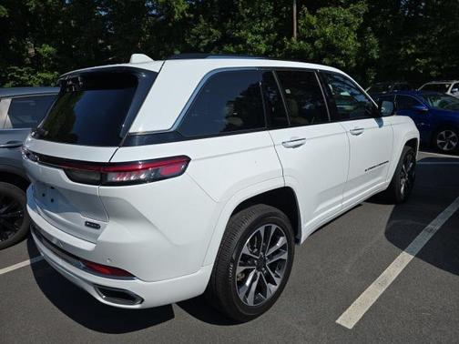 2022 Jeep Grand Cherokee Overland