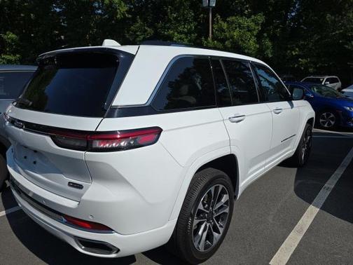 2022 Jeep Grand Cherokee Overland