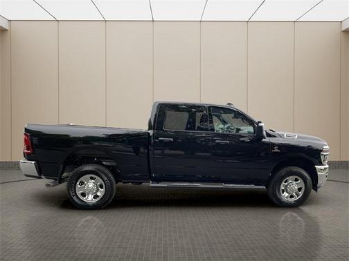 2025 RAM 2500 Tradesman Crew Cab 4x4 6'4' Box