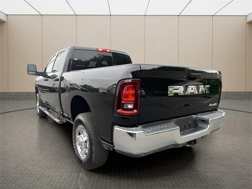2025 RAM 2500 Tradesman Crew Cab 4x4 6'4' Box