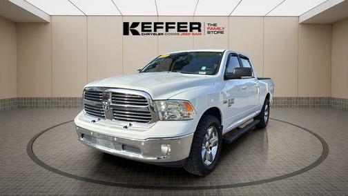 Bright White Clearcoat 2019 RAM 1500 Big Horn