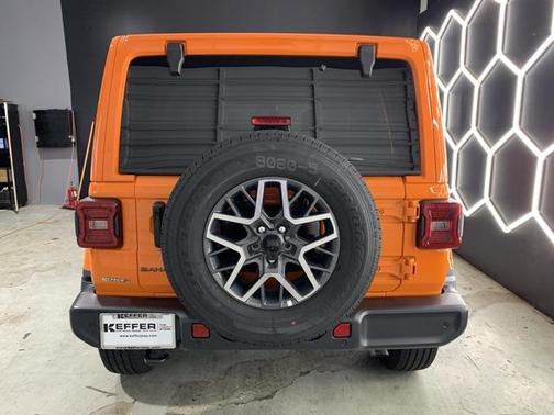 2025 Jeep Wrangler 4-Door Sahara 4x4