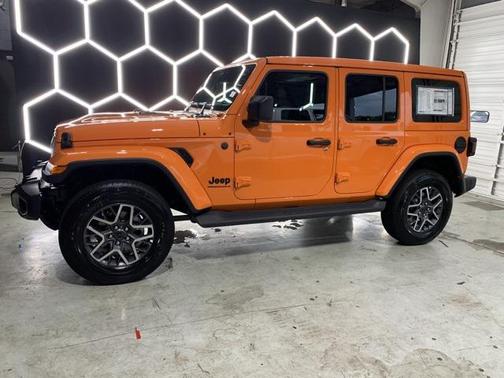 2025 Jeep Wrangler 4-Door Sahara 4x4