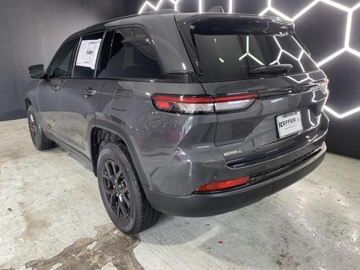2025 Jeep Grand Cherokee Altitude