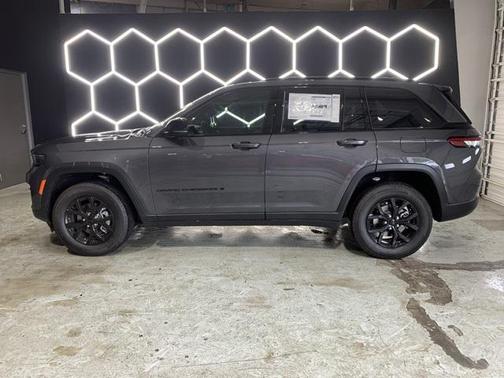 2025 Jeep Grand Cherokee Altitude