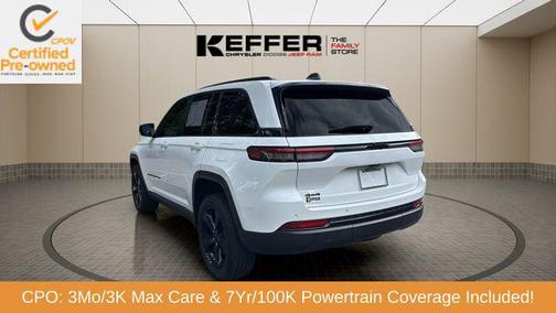Bright White Clearcoat 2023 Jeep Grand Cherokee Altitude