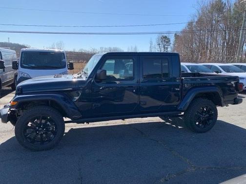 2025 Jeep Gladiator Nighthawk