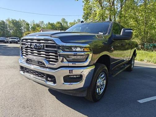 2025 RAM 2500 Tradesman Crew Cab 4x4 6'4' Box