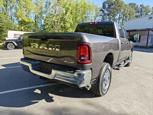 2025 RAM 2500 Tradesman Crew Cab 4x4 6'4' Box