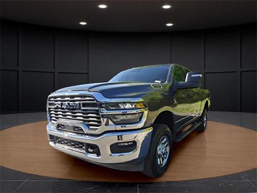 2025 RAM 2500 Tradesman Crew Cab 4x4 6'4' Box