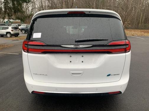 2025 Chrysler Pacifica L