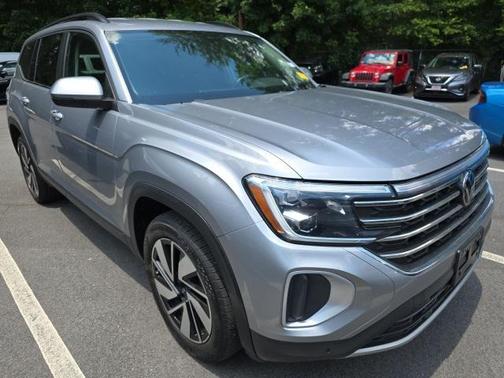 2024 Volkswagen Atlas 2.0T SE w/Technology 4MOTION