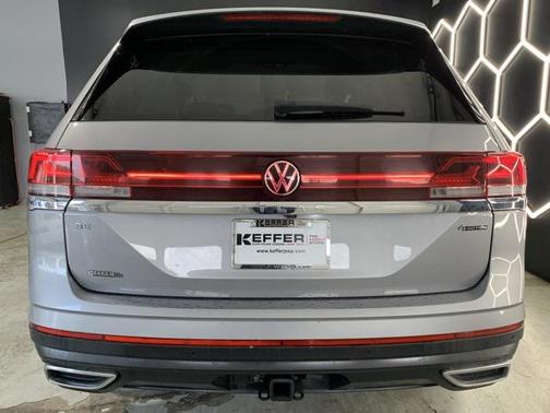 2024 Volkswagen Atlas 2.0T SE w/Technology 4MOTION