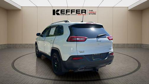 Bright White Clearcoat 2016 Jeep Cherokee Latitude