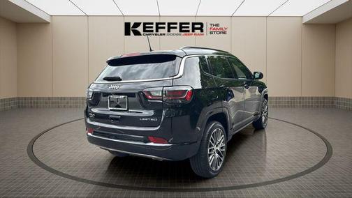 Diamond Black Crystal Pearlcoat 2023 Jeep Compass Limited
