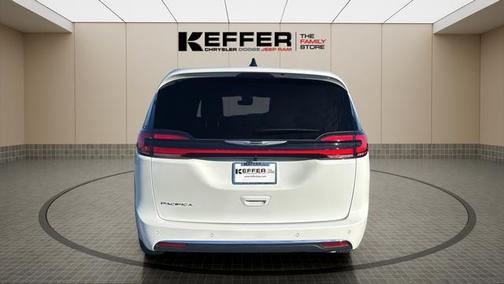 2026 Chrysler Pacifica L