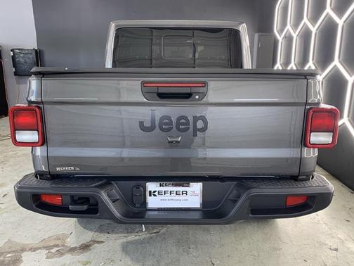2024 Jeep Gladiator Nighthawk
