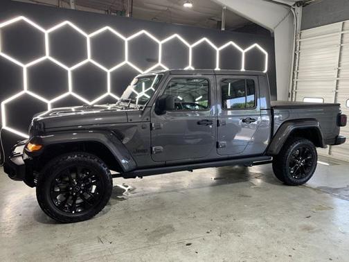 2024 Jeep Gladiator Nighthawk