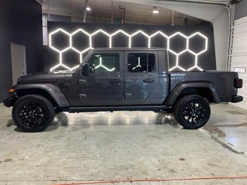 2025 Jeep Gladiator Nighthawk