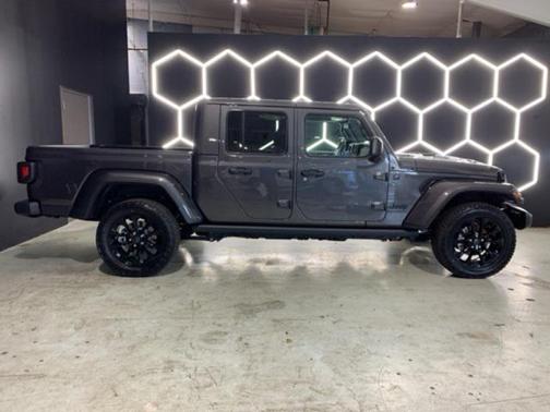 2025 Jeep Gladiator Nighthawk