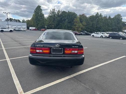 1998 Lexus ES 300 Base