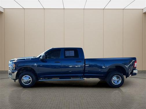 2024 RAM 3500 Tradesman Crew Cab 4x4 8' Box
